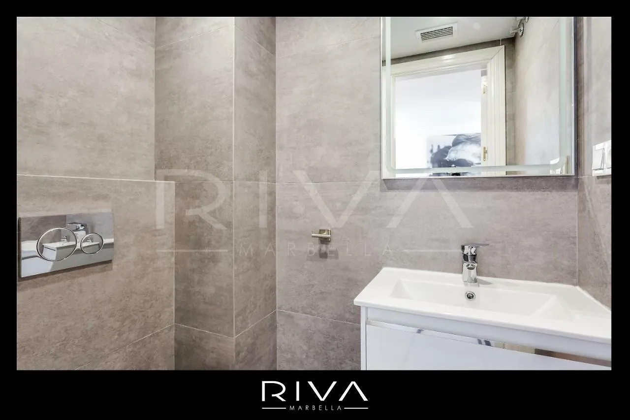 By Riva - 4 Bedroom Apartment In Dama De Noche マルベーリャ