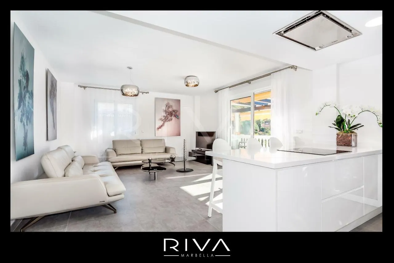 By Riva - 4 Bedroom Apartment In Dama De Noche マルベーリャ